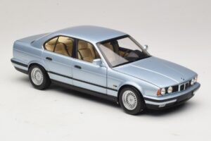 BMW 535i E34 Hellblau Metallic Minichamps 1:18 100024007 Metall – Bild 6 von 8