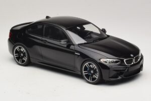 BMW M2 F87 Schwarz Metallic Minichamps 1:18 155026100 Metall – Bild 4 von 6