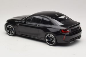 BMW M2 F87 Schwarz Metallic Minichamps 1:18 155026100 Metall – Bild 5 von 6