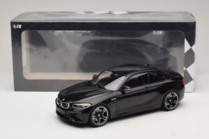 BMW M2 F87 Schwarz Metallic Minichamps 1:18 155026100 Metall – Bild 6 von 6