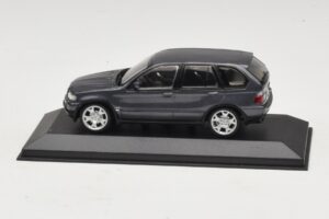 BMW X5 E53 4.4i Grau Metallic Ersatzkarton Minichamps 1:43 BMW X5 E53 4.4i Grau Metallic Ersatzkarton Minichamps 1:43 80420393166-R1 Metall