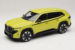 BMW XM G09 Gelb Minichamps 1:18 BMW XM G09 Gelb Minichamps 1:18 110023302 Metall