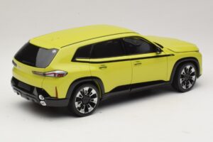 BMW XM G09 Gelb Minichamps 1:18 110023302 Metall – Bild 3 von 8