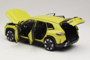 BMW XM G09 Gelb Minichamps 1:18 110023302 Metall – Bild 5 von 8