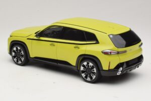 BMW XM G09 Gelb Minichamps 1:18 110023302 Metall – Bild 7 von 8