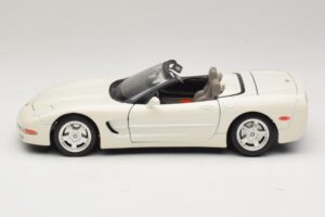 Chevrolet Corvette C5 Cabrio Weiss Bburago 1:18 3076-P1 Metall – Bild 4 von 8
