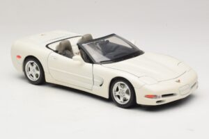 Chevrolet Corvette C5 Cabrio Weiss Bburago 1:18 3076-P1 Metall – Bild 6 von 8
