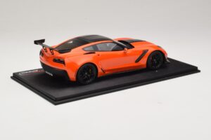 Chevrolet Corvette C7 ZR-1 High Voltage Tint TopSpeed 1:18 TS0147 Resin – Bild 2 von 6