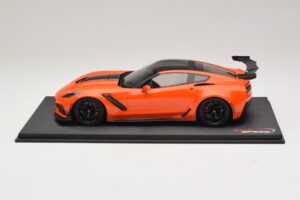 Chevrolet Corvette C7 ZR-1 High Voltage Tint TopSpeed 1:18 TS0147 Resin – Bild 3 von 6
