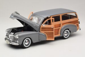 Chevrolet Fleetmaster Woody Grau Maisto 1:18 31854 Metall – Bild 2 von 8