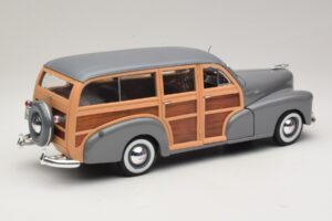 Chevrolet Fleetmaster Woody Grau Maisto 1:18 31854 Metall – Bild 3 von 8