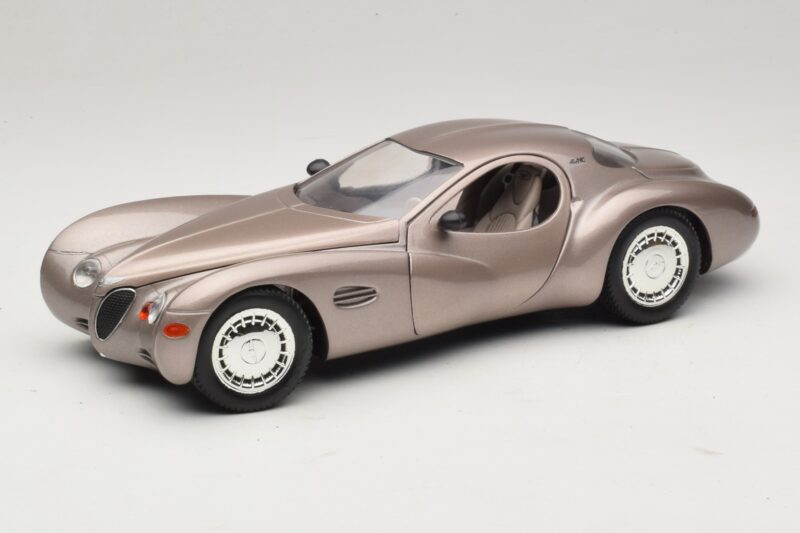 Chrysler Atlantic Beige Guiloy 1:18 68570 Metall