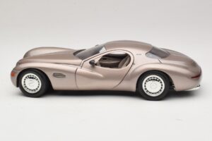 Chrysler Atlantic Beige Guiloy 1:18 68570 Metall – Bild 4 von 8