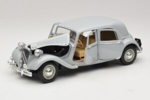 Citroen 15CV Six Grau Maisto 1:18 31837 Metall – Bild 2 von 8