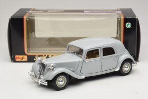 Citroen 15CV Six Grau Maisto 1:18 31837 Metall – Bild 8 von 8