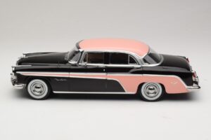 DeSoto Fireflite Sedan Schwarz & Rosa KK-Scale 1:18 KKDC181542 Metall – Bild 3 von 6