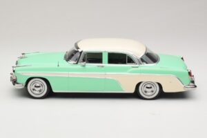 DeSoto Fireflite Sedan Hellgrün & Creme KK-Scale 1:18 KKDC181543 Metall – Bild 3 von 6