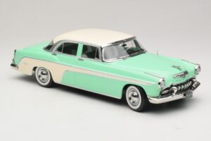 DeSoto Fireflite Sedan Hellgrün & Creme KK-Scale 1:18 KKDC181543 Metall – Bild 4 von 6