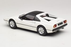Ferrari 308 GTS Weiss MCG 1:18 MCG18664 Metall – Bild 5 von 6