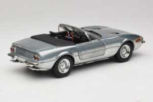 Ferrari 365 GTS Chrome Silver Hot Wheels 1:18 25738 Metall – Bild 3 von 8