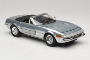 Ferrari 365 GTS Chrome Silver Hot Wheels 1:18 25738 Metall – Bild 6 von 8