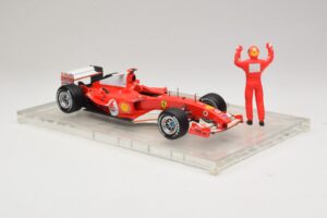 Ferrari F2004 #1 M. Schumacher F1 World Champion 2004 Mit Rennanzug Hot Wheels 1:18 B66221 Metall – Bild 4 von 6