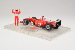 Ferrari F2004 #1 M. Schumacher F1 World Champion 2004 Mit Rennanzug Hot Wheels 1:18 B66221 Metall – Bild 5 von 6