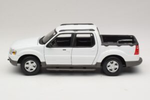 Ford Explorer Sport Trac Weiss Maisto 1:18 36891 Metall – Bild 4 von 8