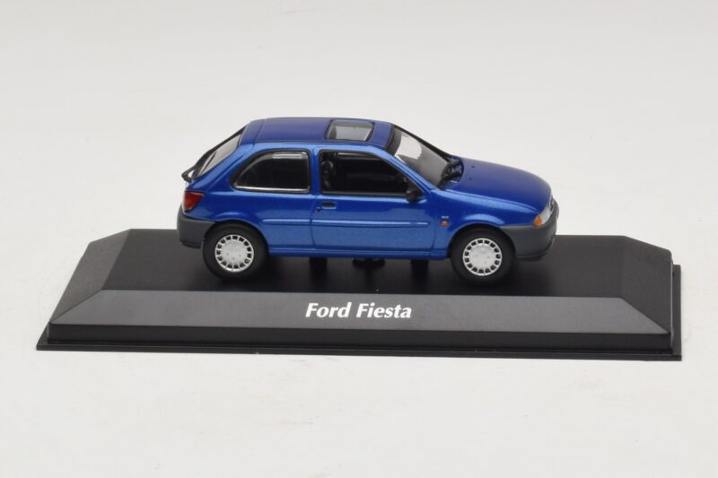 Ford Fiesta Mk4 Blau Metallic Maxichamps 1:43 940085061 Metall