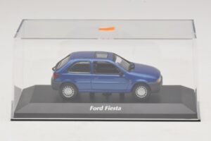 Ford Fiesta Mk4 Blau Metallic Maxichamps 1:43 940085061 Metall – Bild 4 von 5