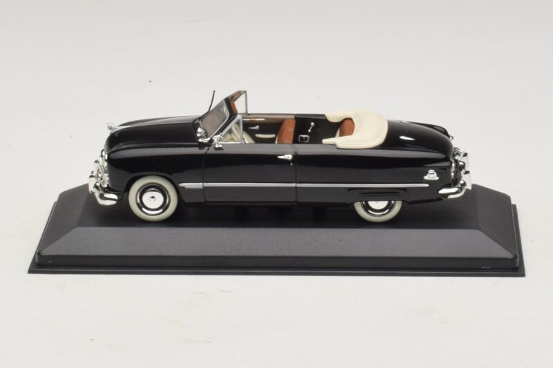 Ford FL Cabriolet Schwarz Minichamps 1:43 Ford FL Cabriolet Schwarz Minichamps 1:43 400082231 Metall