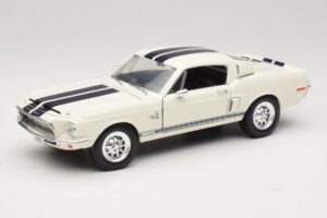 Ford Shelby GT500KR Weiss Road Legends 1:18 92168 Metall