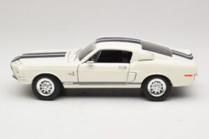 Ford Shelby GT500KR Weiss Road Legends 1:18 92168 Metall – Bild 4 von 8