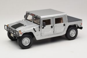 Hummer H1 Hardtop Silber Maisto 1:18 36857 Metall