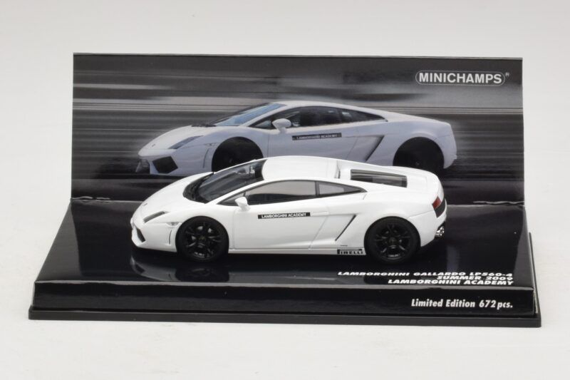 Lamborghini Gallardo LP560-4 Academy Weiss Minichamps 1:43 436103801 Metall