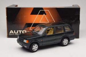 Land Rover Range Rover P38A 4.6 HSE Grün Metallic AUTOart 1:18 70010 Metall – Bild 8 von 8