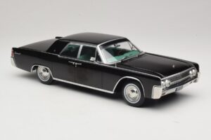 Lincoln Continental Schwarz KK-Scale 1:18 KKDC181483 Metall – Bild 4 von 6