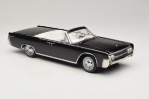 Lincoln Continental Convertible Schwarz Bad Boys KK-Scale 1:18 KKDC181521 Metall – Bild 5 von 7