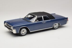 Lincoln Continental Convertible Blau Metallic The Lincoln Lawyer KK-Scale 1:18 KKDC181522 Metall – Bild 2 von 7