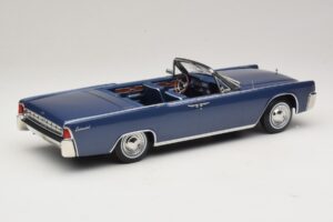 Lincoln Continental Convertible Blau Metallic The Lincoln Lawyer KK-Scale 1:18 KKDC181522 Metall – Bild 3 von 7