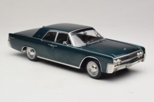 Lincoln Continental Dunkelgrün Metallic Matrix Reloaded & Revolutions KK-Scale 1:18 KKDC181481 Metall – Bild 4 von 6