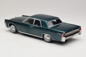 Lincoln Continental Dunkelgrün Metallic Matrix Reloaded & Revolutions KK-Scale 1:18 KKDC181481 Metall – Bild 5 von 6