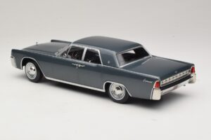 Lincoln Continental Grau Metallic Marnie KK-Scale 1:18 KKDC181482 Metall – Bild 5 von 6