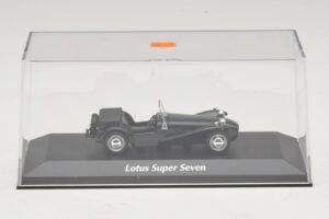 Lotus Super Seven Grün Maxichamps 1:43 940113630 Metall – Bild 4 von 5