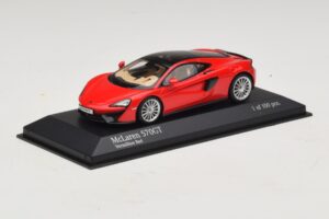 McLaren 570GT Vermillion Red Minichamps 1:43 537154522 Metall – Bild 2 von 5