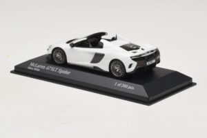 McLaren 675LT Spider Silica White Minichamps 1:43 537154432 Metall – Bild 3 von 5