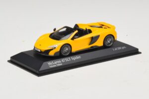 McLaren 675LT Spider Volcano Yellow Minichamps 1:43 537154430 Metall – Bild 2 von 5