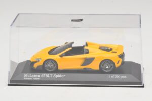 McLaren 675LT Spider Volcano Yellow Minichamps 1:43 537154430 Metall – Bild 4 von 5