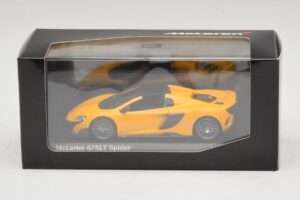 McLaren 675LT Spider Volcano Yellow Minichamps 1:43 537154430 Metall – Bild 5 von 5