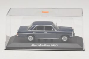 Mercedes 200D W115 Blau Maxichamps 1:43 940034000 Metall – Bild 4 von 5